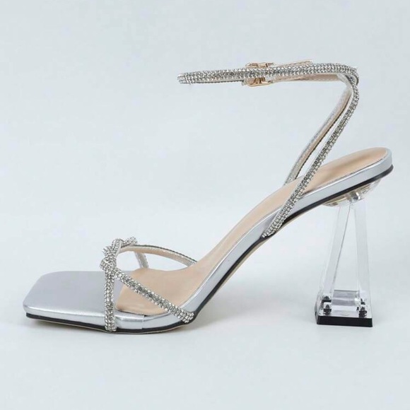 Silver heels 🤍 - Picture 3 of 6